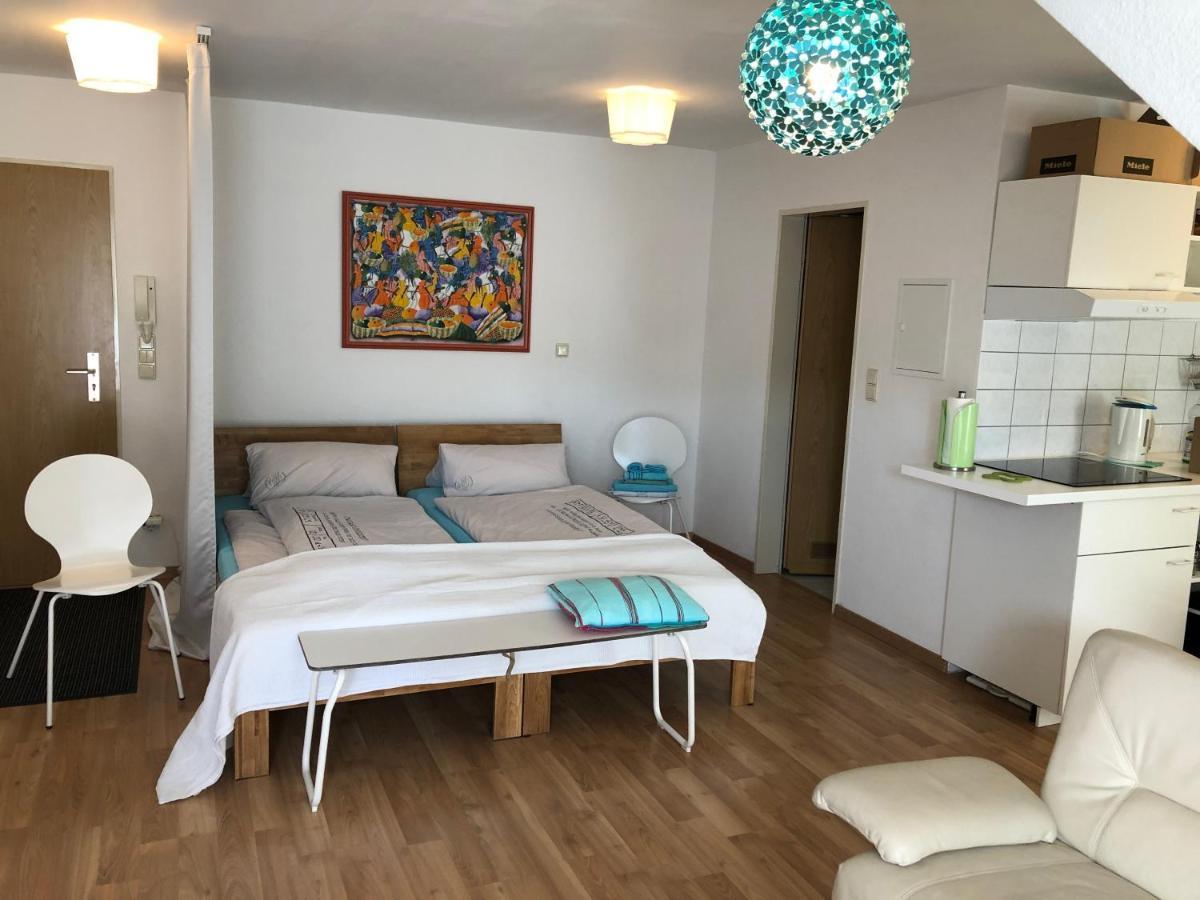 Studio Ochsenfurt Mit Sonnigem Balkon Εξωτερικό φωτογραφία